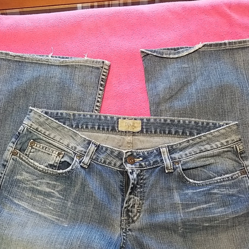 Bke Jean's